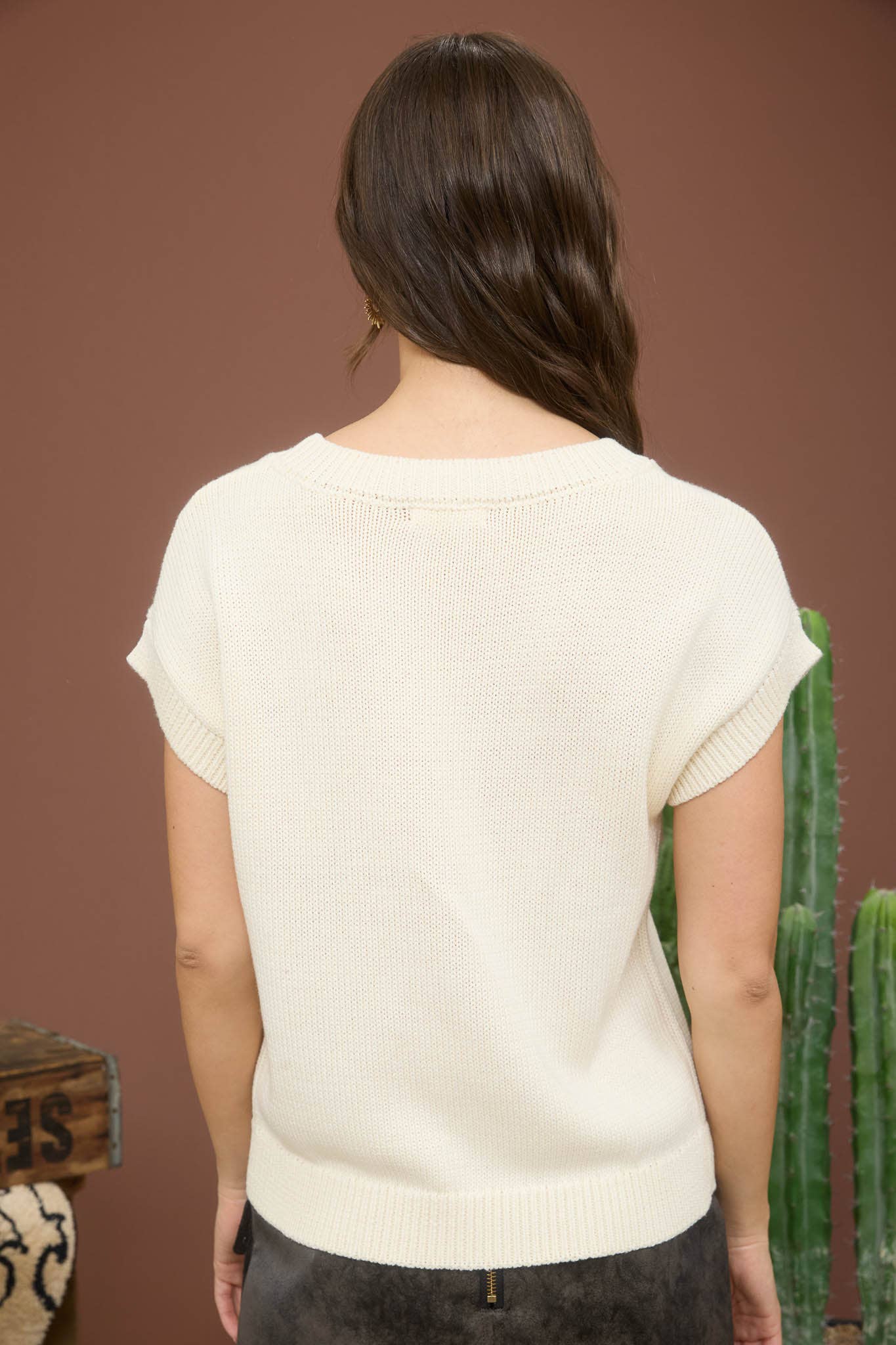 BOOT BOW JAQUARD SHORT SLEEVE KNIT SWEATER: CREAM