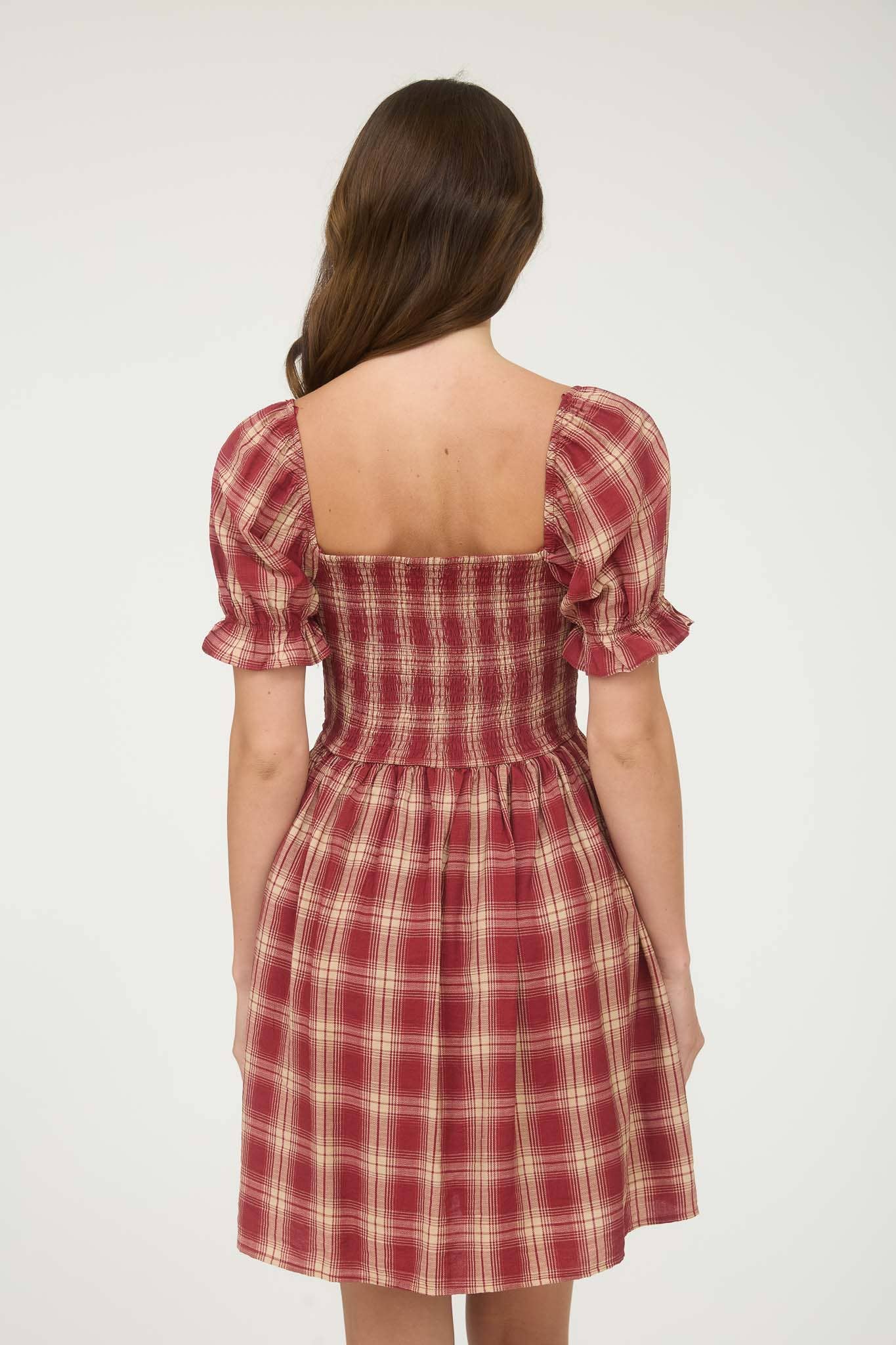 PLAID SMOCKED PUFF SLEEVE MIDI DRESS: BURGUNDY MULTI