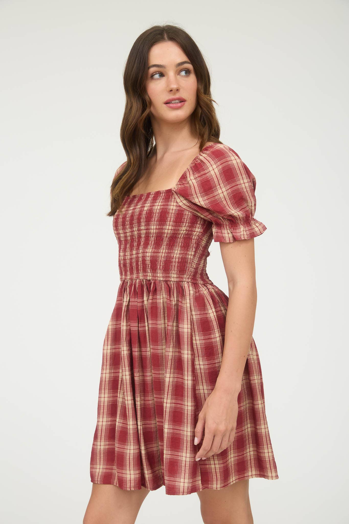 PLAID SMOCKED PUFF SLEEVE MIDI DRESS: BURGUNDY MULTI