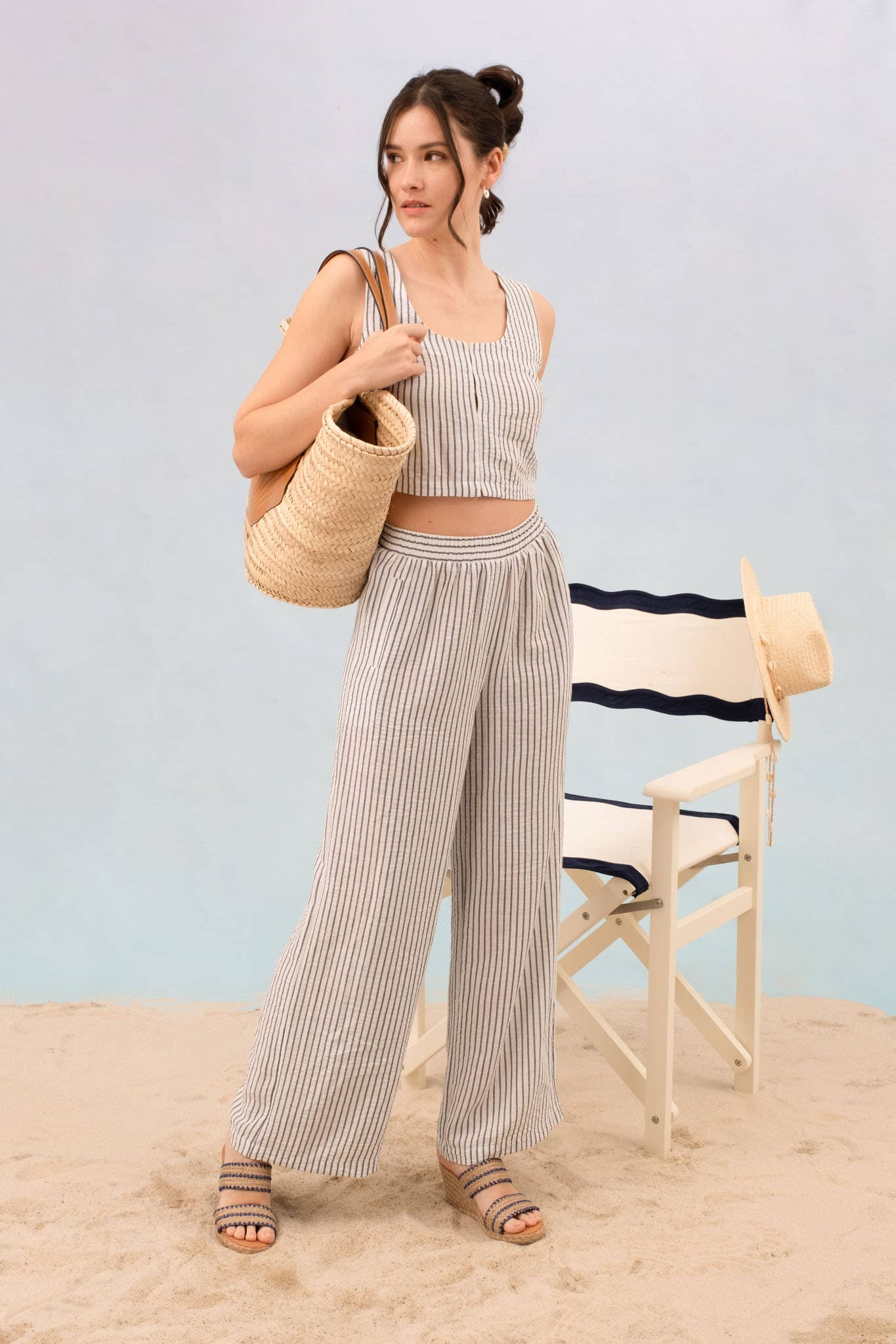 STRIPE SLEEVELESS CROP TOP AND LOUNGE BOTTOMS SET: LIGHT KHAKI