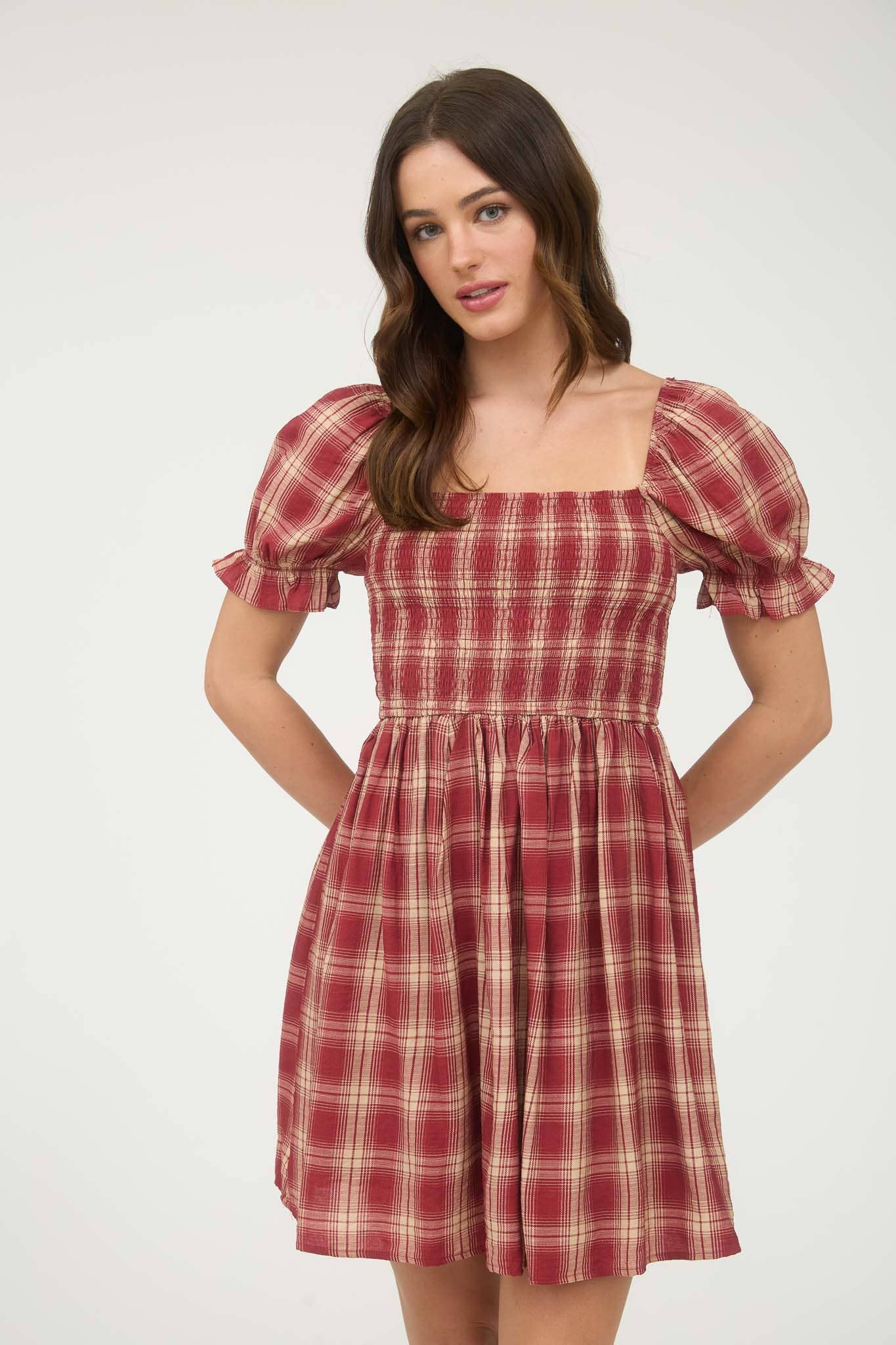 PLAID SMOCKED PUFF SLEEVE MIDI DRESS: BURGUNDY MULTI