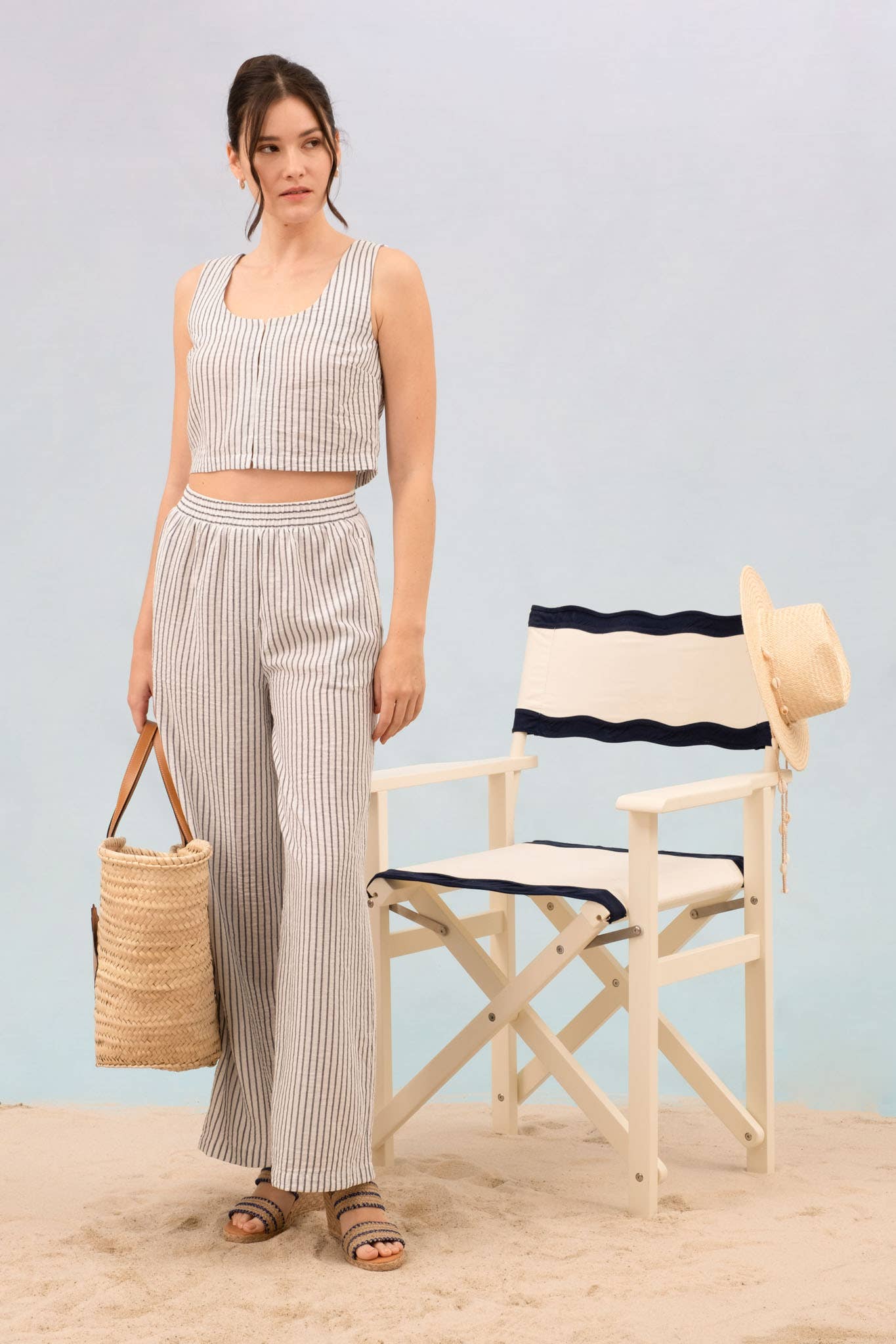 STRIPE SLEEVELESS CROP TOP AND LOUNGE BOTTOMS SET: LIGHT KHAKI