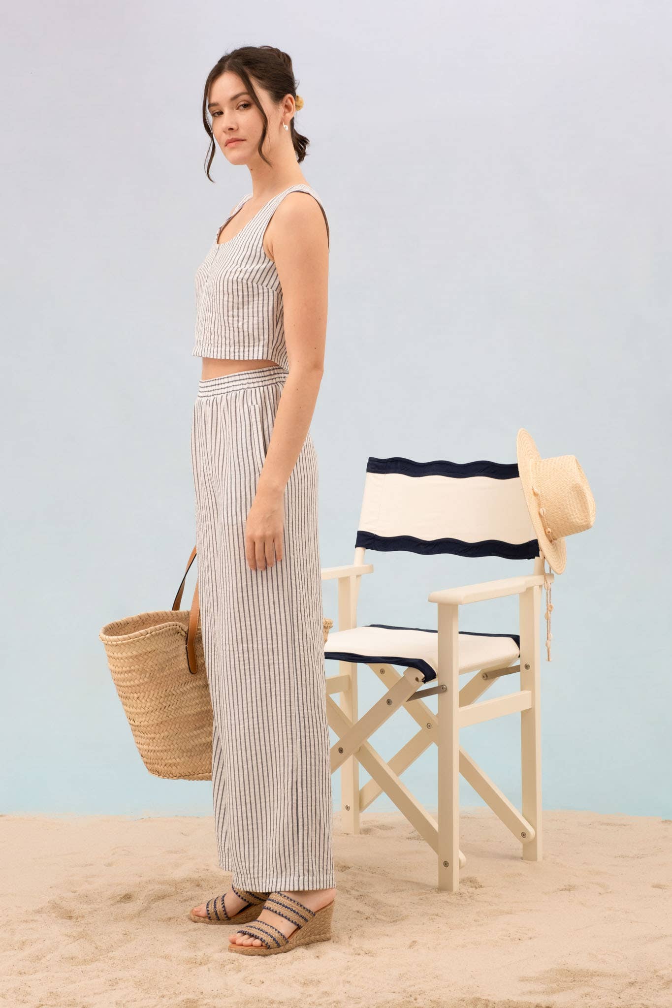 STRIPE SLEEVELESS CROP TOP AND LOUNGE BOTTOMS SET: LIGHT KHAKI