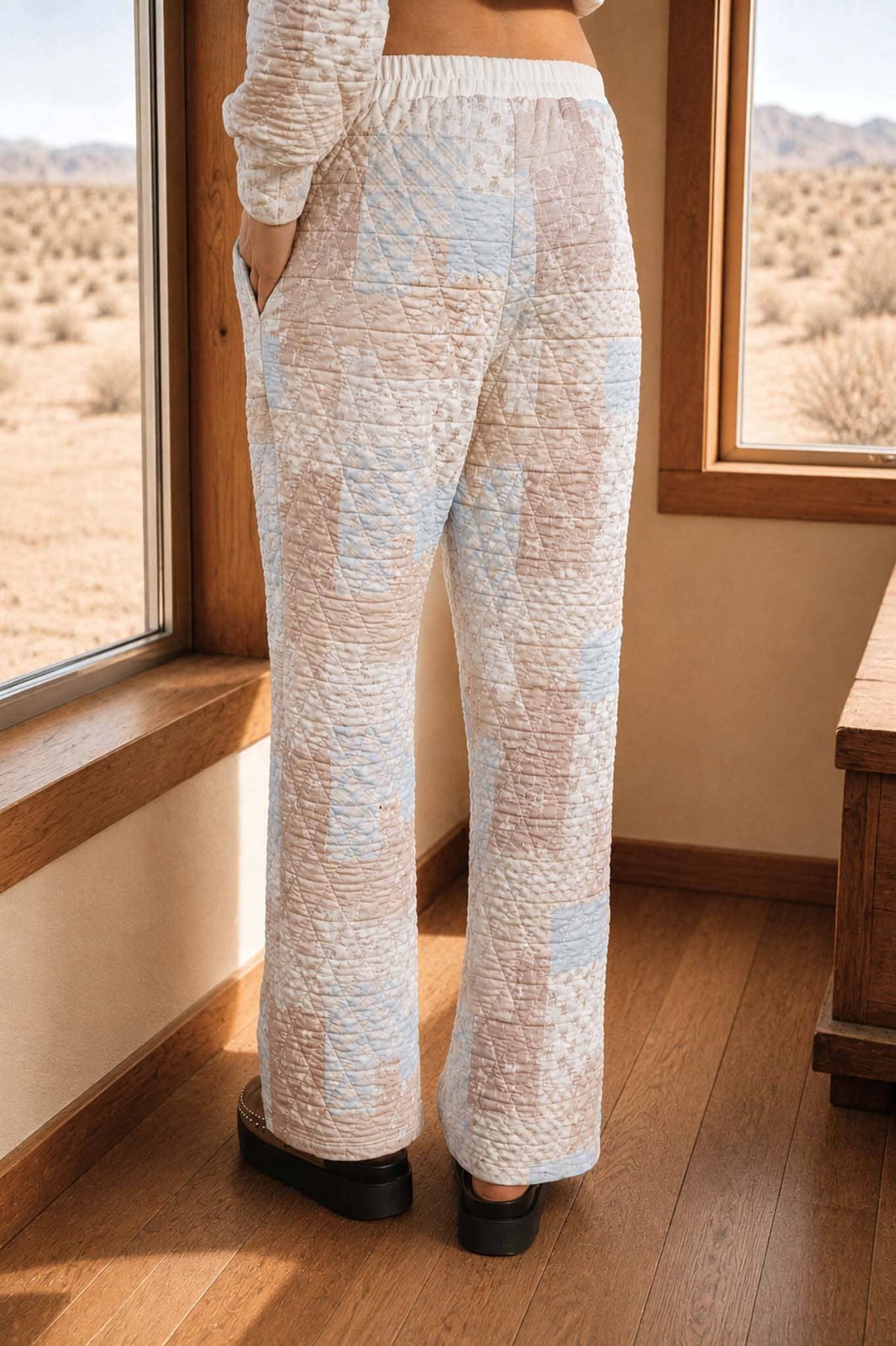 MULTI-PATTERN QUILTED ELASTIC WAIST PANTS