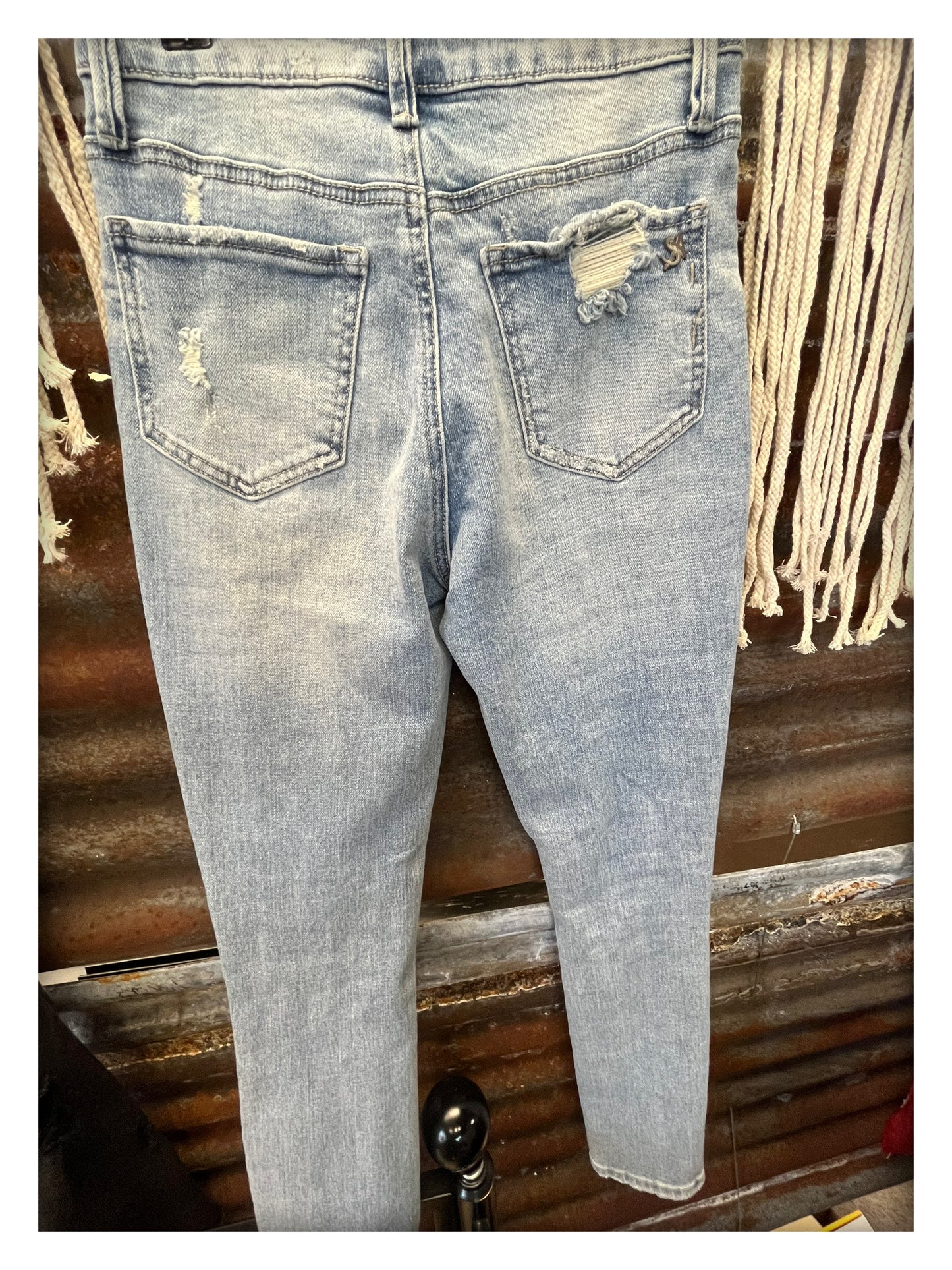 Special a distressed jeans