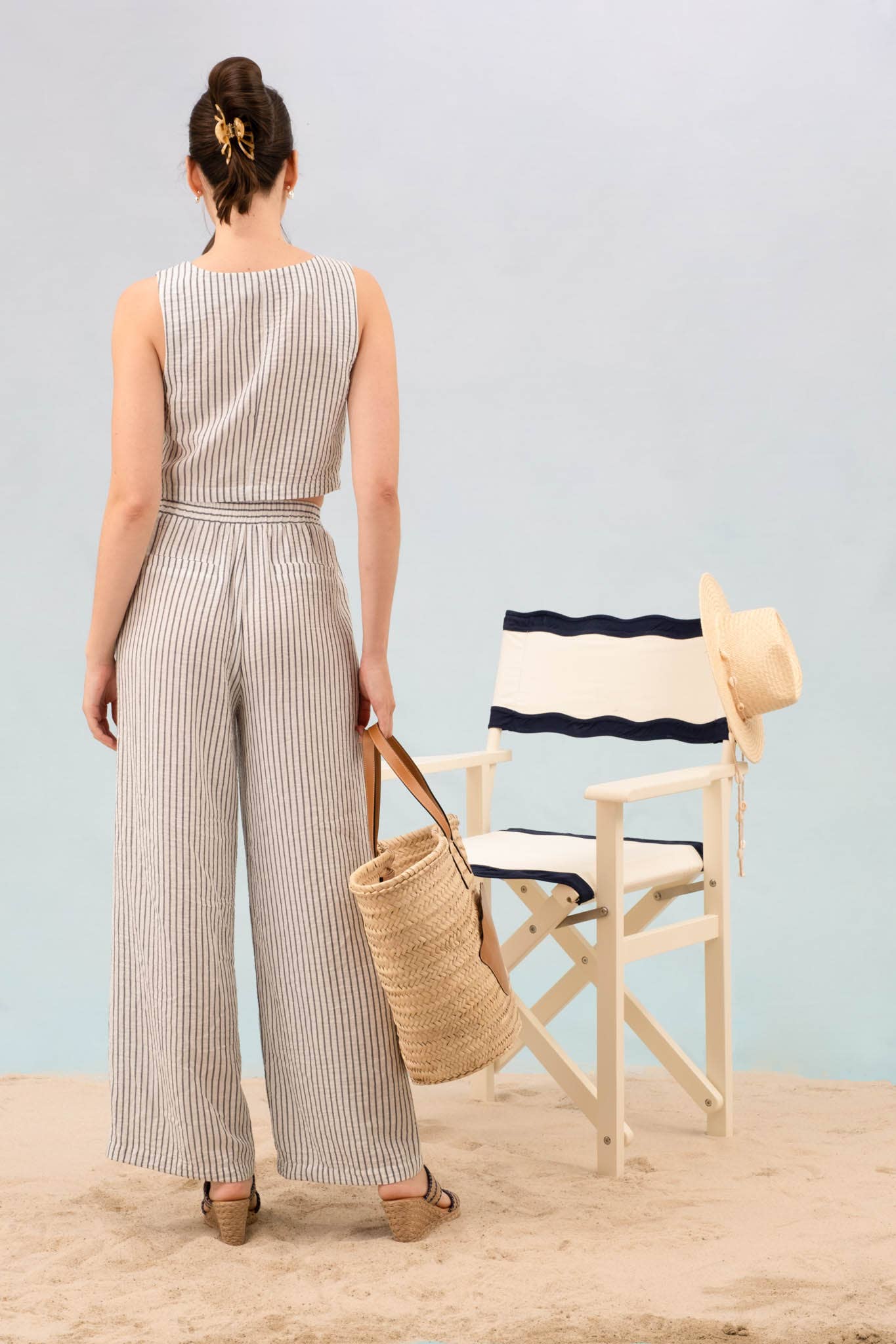 STRIPE SLEEVELESS CROP TOP AND LOUNGE BOTTOMS SET: LIGHT KHAKI