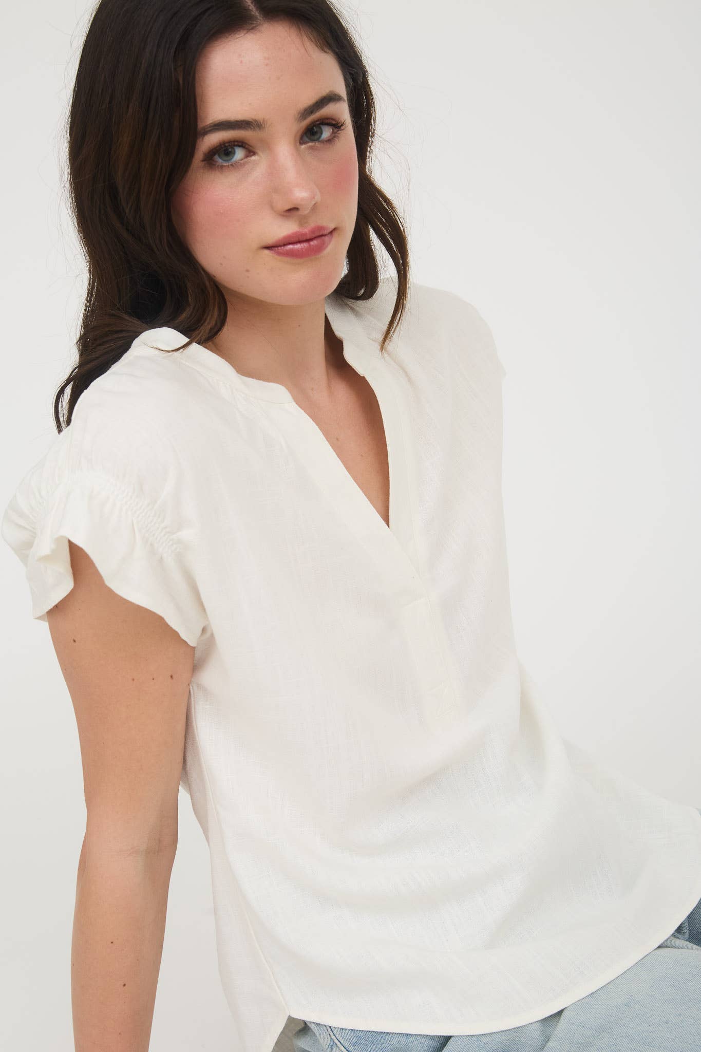 Blu Pepper - SPLIT NECK RUCHED SLEEVE & BACK LINEN BLOUSE